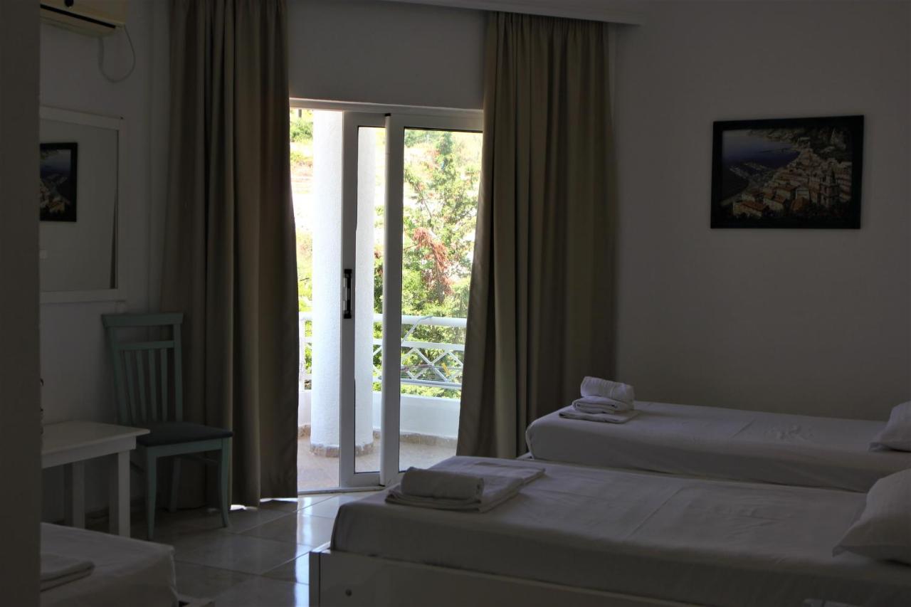 Saranda Hotel Exterior photo