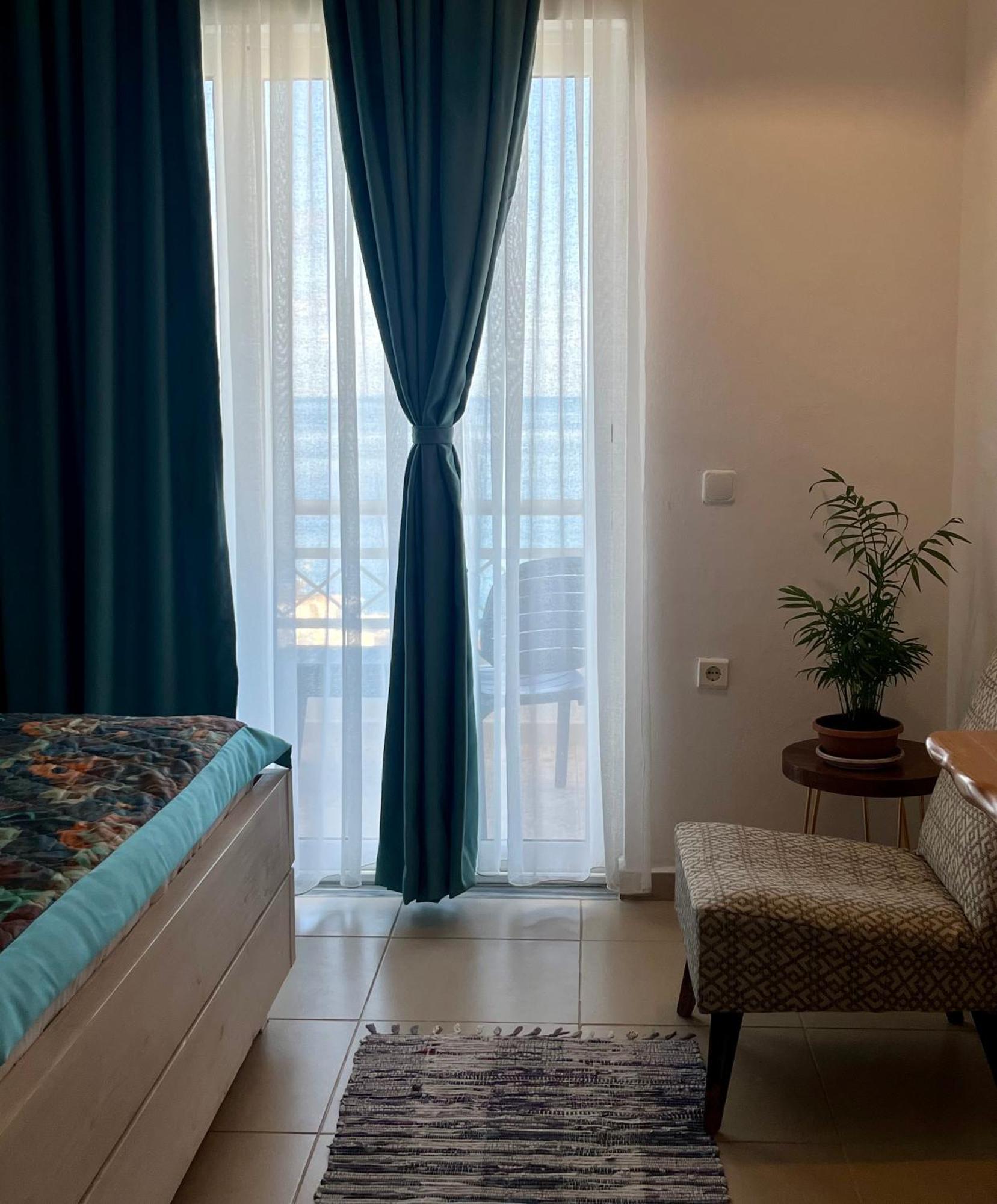 Saranda Hotel Exterior photo